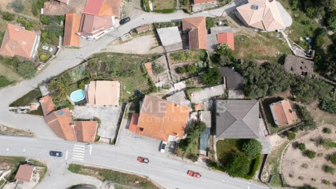 Moradia T4 para Venda em Adoufe e Vilarinho de Samardã