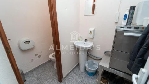 Moradia T4 para Venda em Adoufe e Vilarinho de Samardã