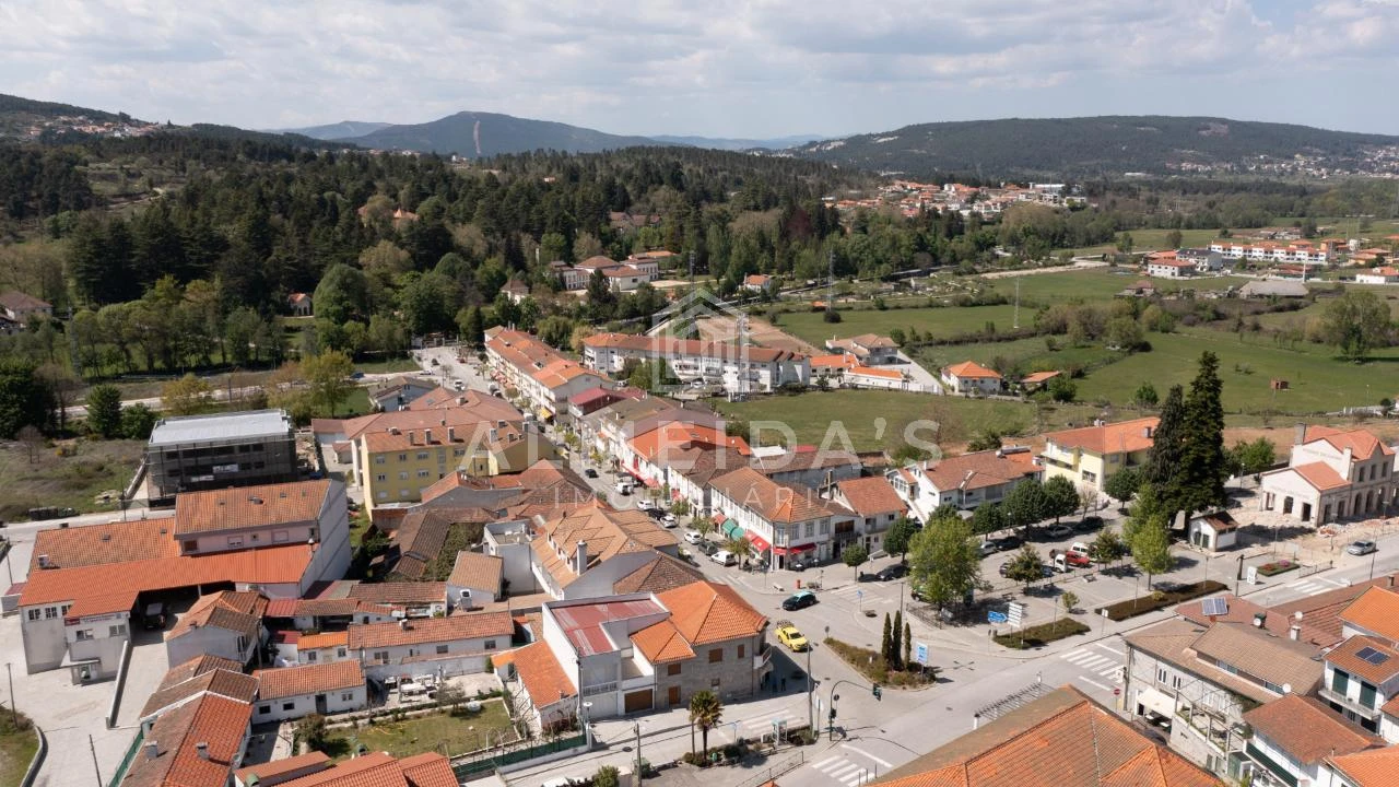 Moradia T6 para Venda em Bornes de Aguiar Foto 2