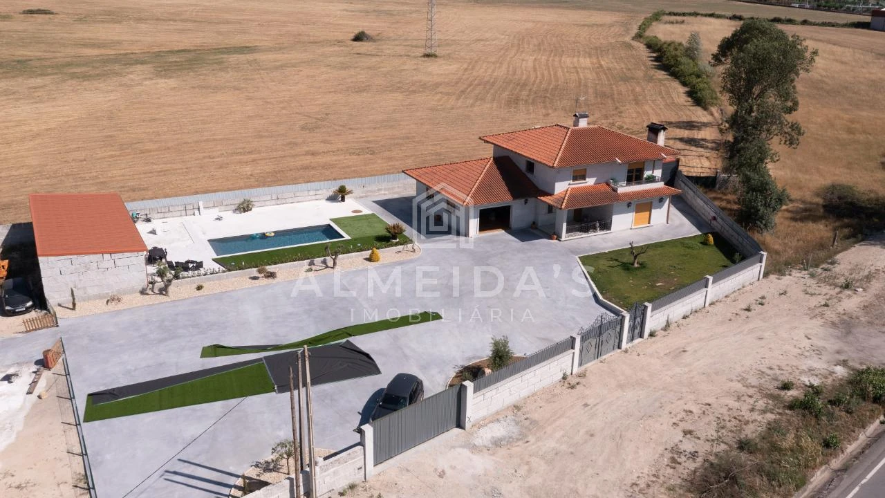 Moradia T4 para Venda em Bornes de Aguiar Foto 25