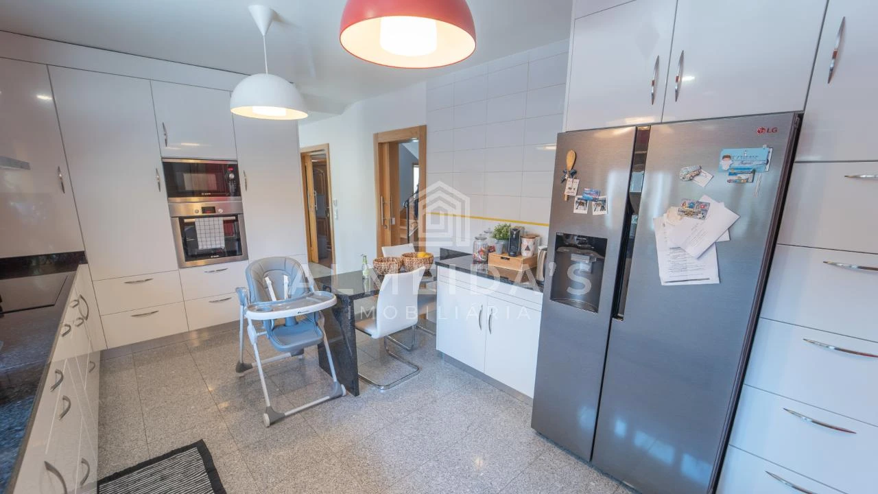 Moradia T4 para Venda em Bornes de Aguiar Foto 9