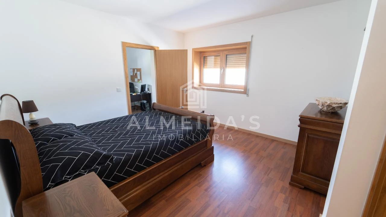 Moradia T4 para Venda em Bornes de Aguiar Foto 12