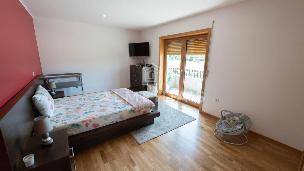 Moradia T4 para Venda em Bornes de Aguiar Foto 19