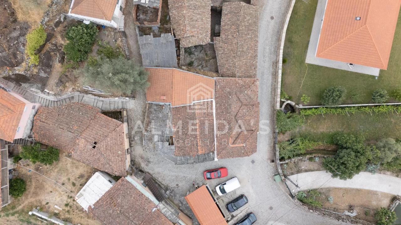 Moradia T4 para Venda em Sabroso de Aguiar Foto 10