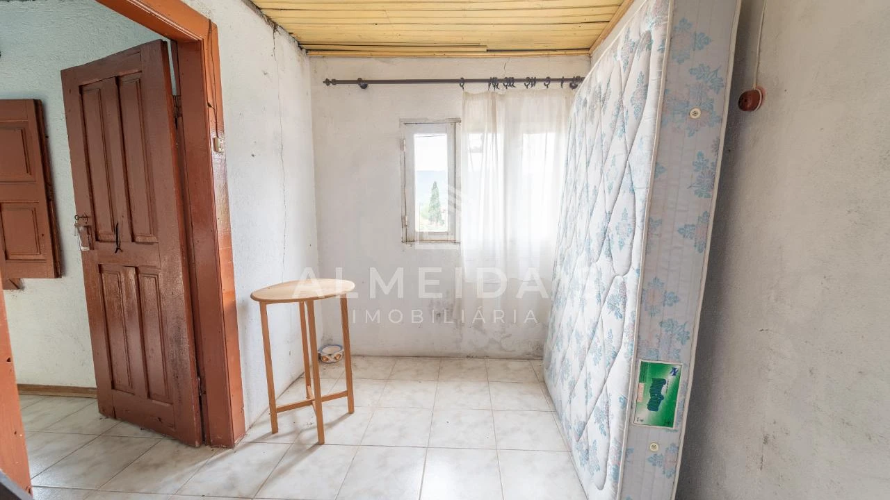 Moradia T4 para Venda em Sabroso de Aguiar Foto 4