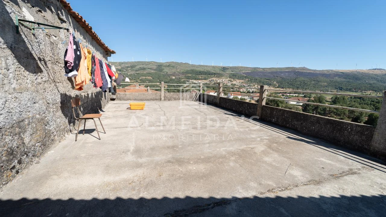 Moradia T4 para Venda em Soutelo de Aguiar Foto 7