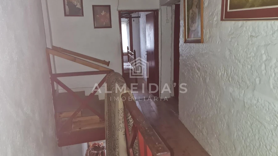 Moradia T3 para Venda em Oura Foto 3