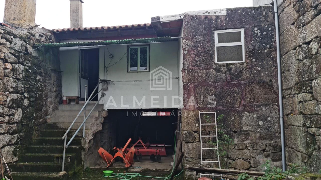 Moradia T3 para Venda em Oura Foto 2