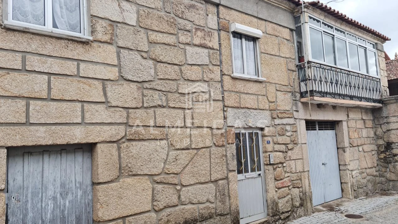 Moradia T3 para Venda em Oura Foto 1