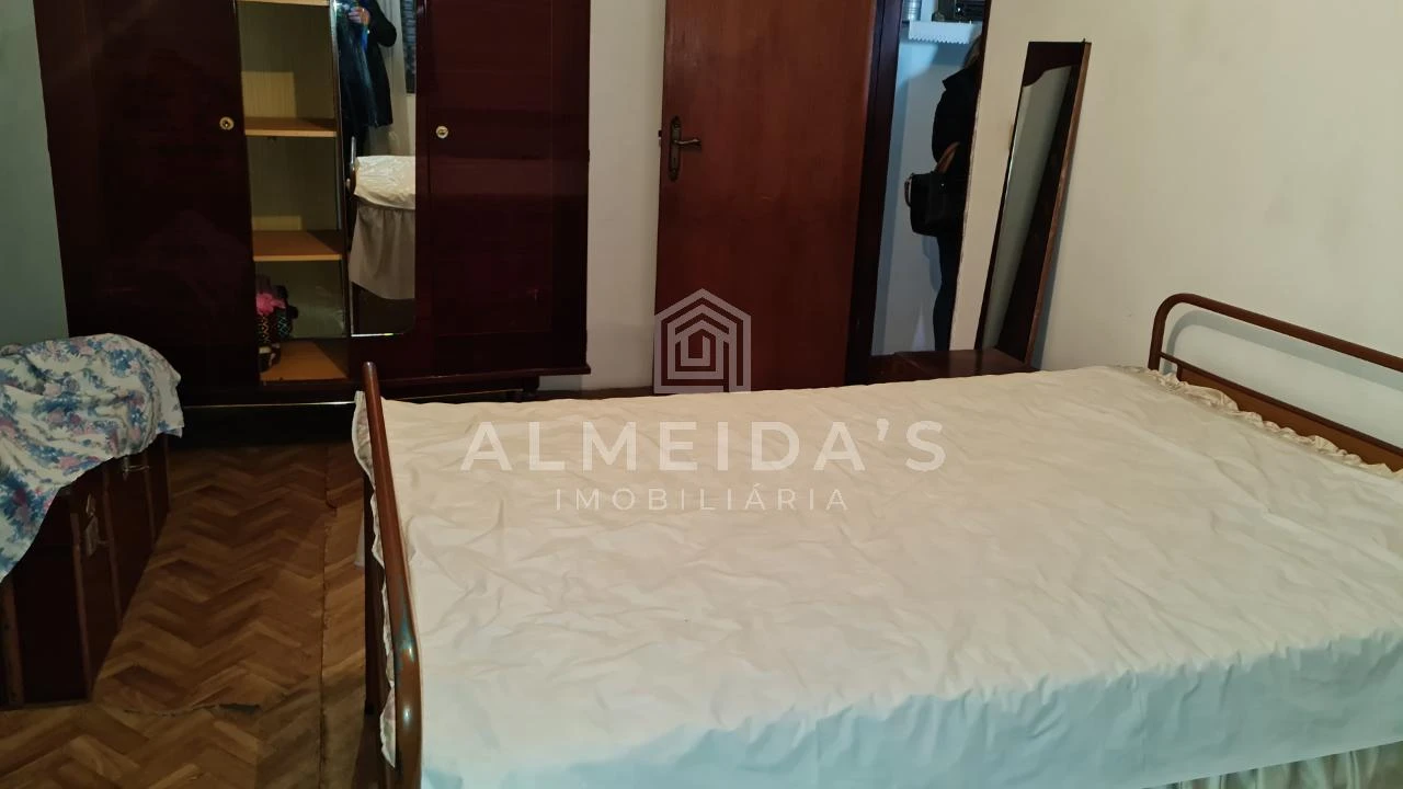 Moradia T3 para Venda em Oura Foto 5