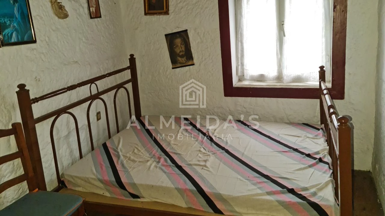 Moradia T3 para Venda em Oura Foto 7