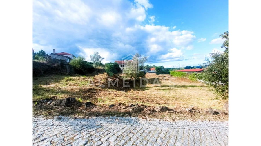 Terreno para Venda em Bornes de Aguiar Foto 2