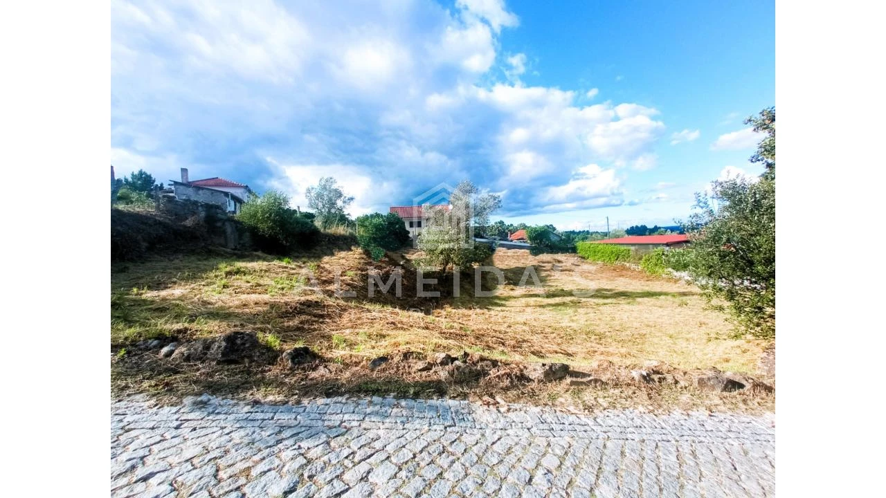Terreno para Venda em Bornes de Aguiar Foto 2