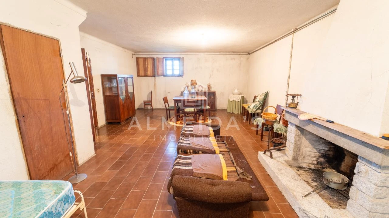 Moradia T5 para Venda em Bornes de Aguiar Foto 13