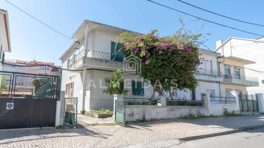 Moradia T4 para Venda em Laranjeiro e Feijó Foto 6