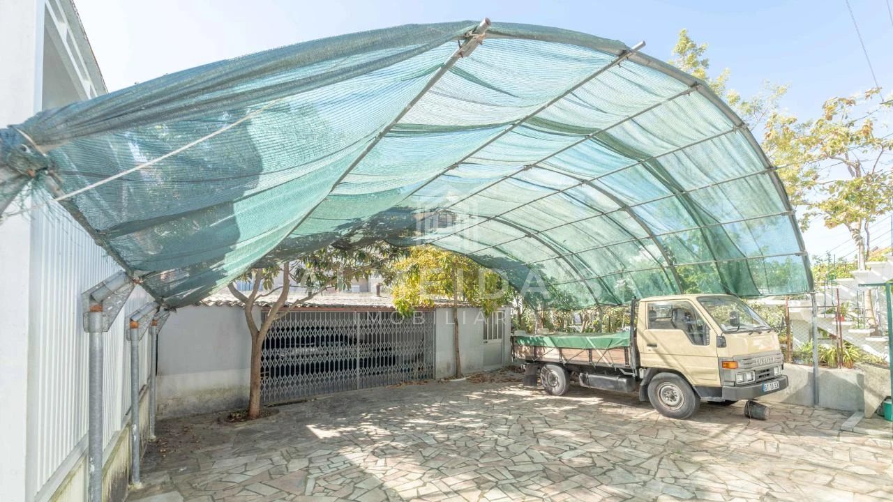 Moradia T4 para Venda em Laranjeiro e Feijó Foto 9