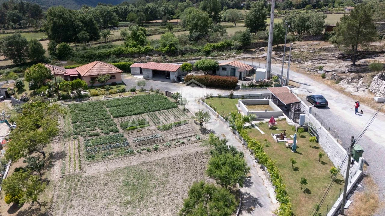 Moradia T3 para Venda em Bragado Foto 3