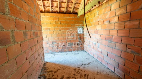 Moradia T3 para Venda em Andrães