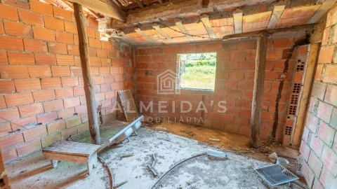 Moradia T3 para Venda em Andrães