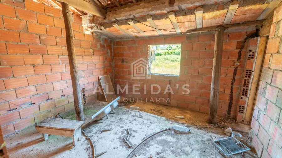 Moradia T3 para Venda em Andrães Foto 5