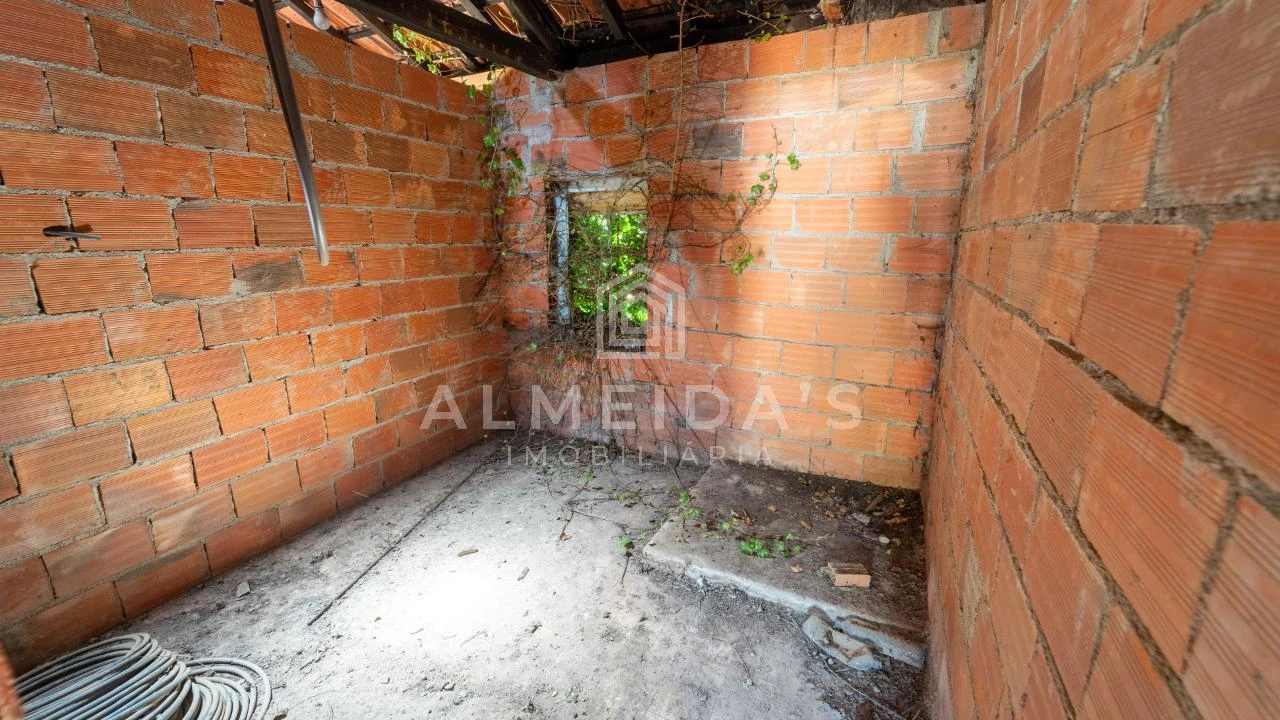 Moradia T3 para Venda em Andrães Foto 6