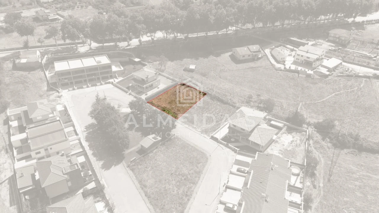 Terreno para Venda em Bornes de Aguiar Foto 1