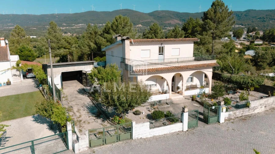 Moradia T4 para Venda em Vila Pouca de Aguiar Foto 1