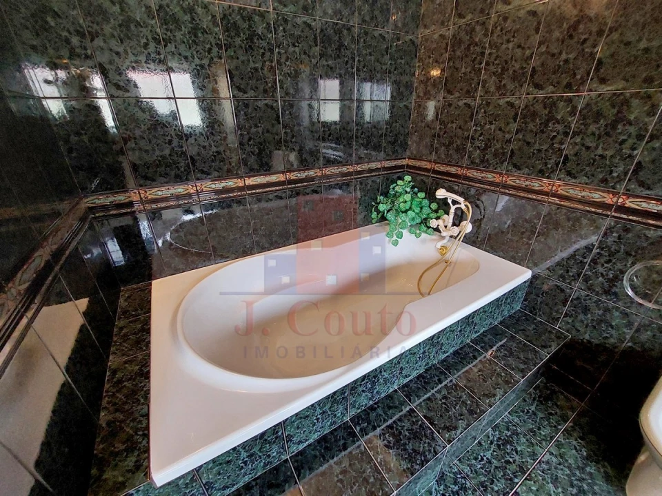 Moradia T4 para Venda em Gaeiras Foto 23