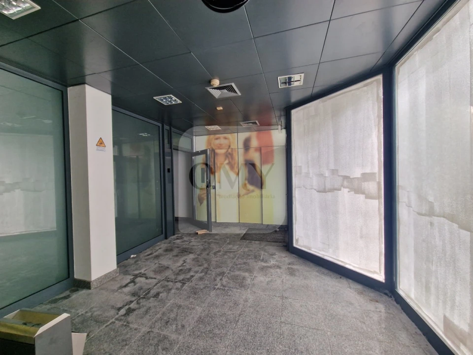 Loja para Venda em Bornes de Aguiar Foto 1