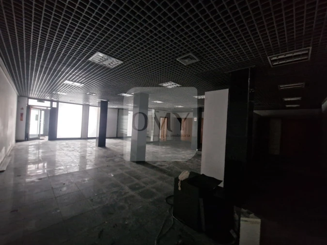 Loja para Venda em Bornes de Aguiar Foto 9