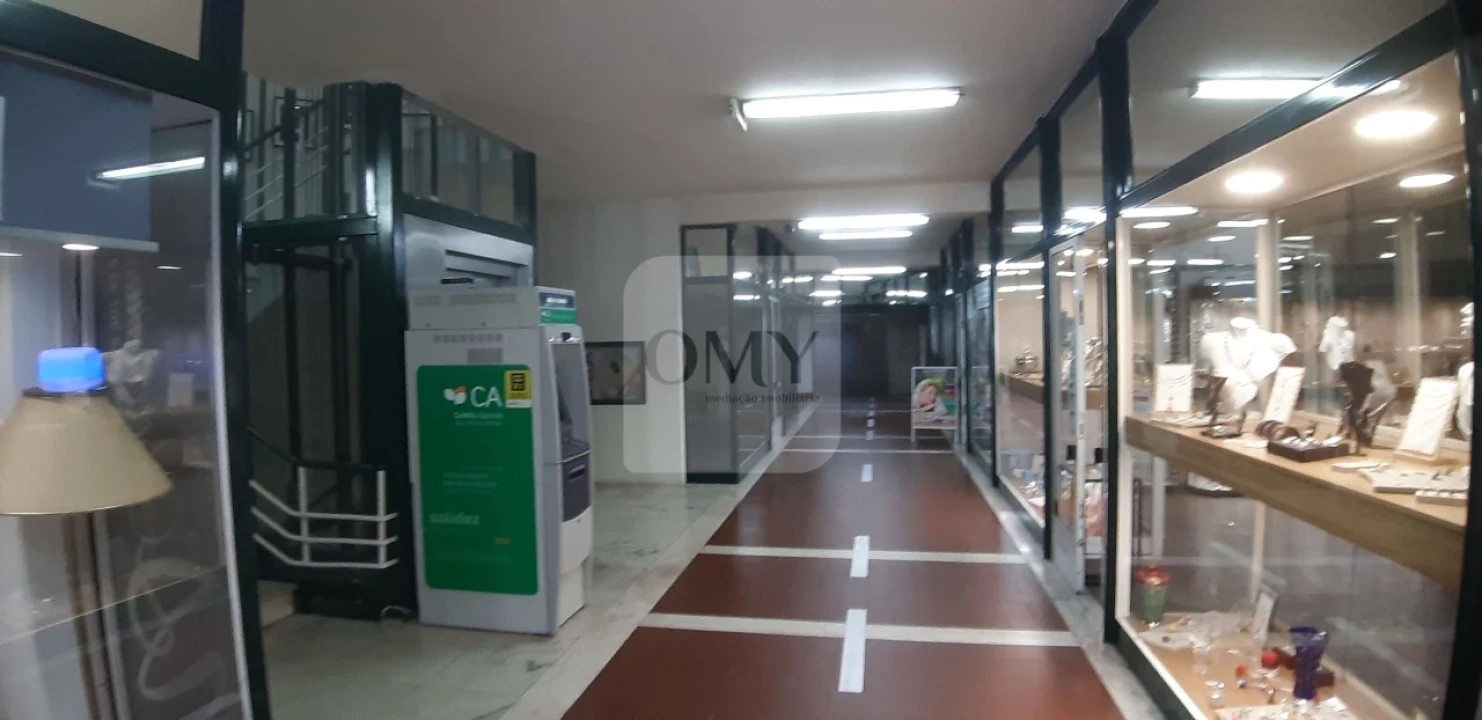 Loja para Arrendamento em Nossa Senhora da Conceição, São Pedro e São Dinis Foto 12