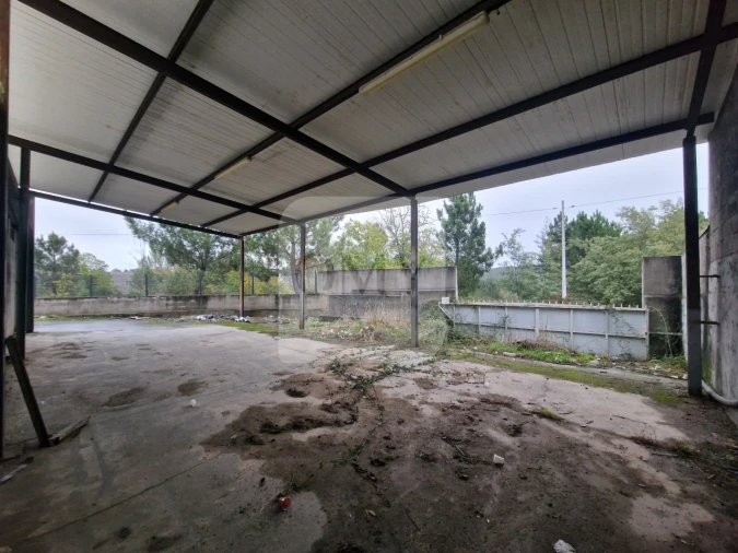 Armazém para Arrendamento em Constantim e Vale de Nogueiras Foto 8