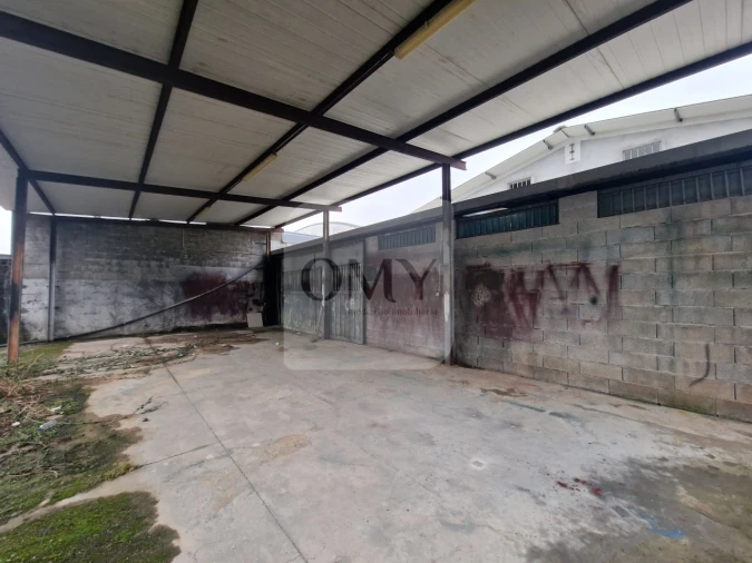 Armazém para Arrendamento em Constantim e Vale de Nogueiras Foto 10