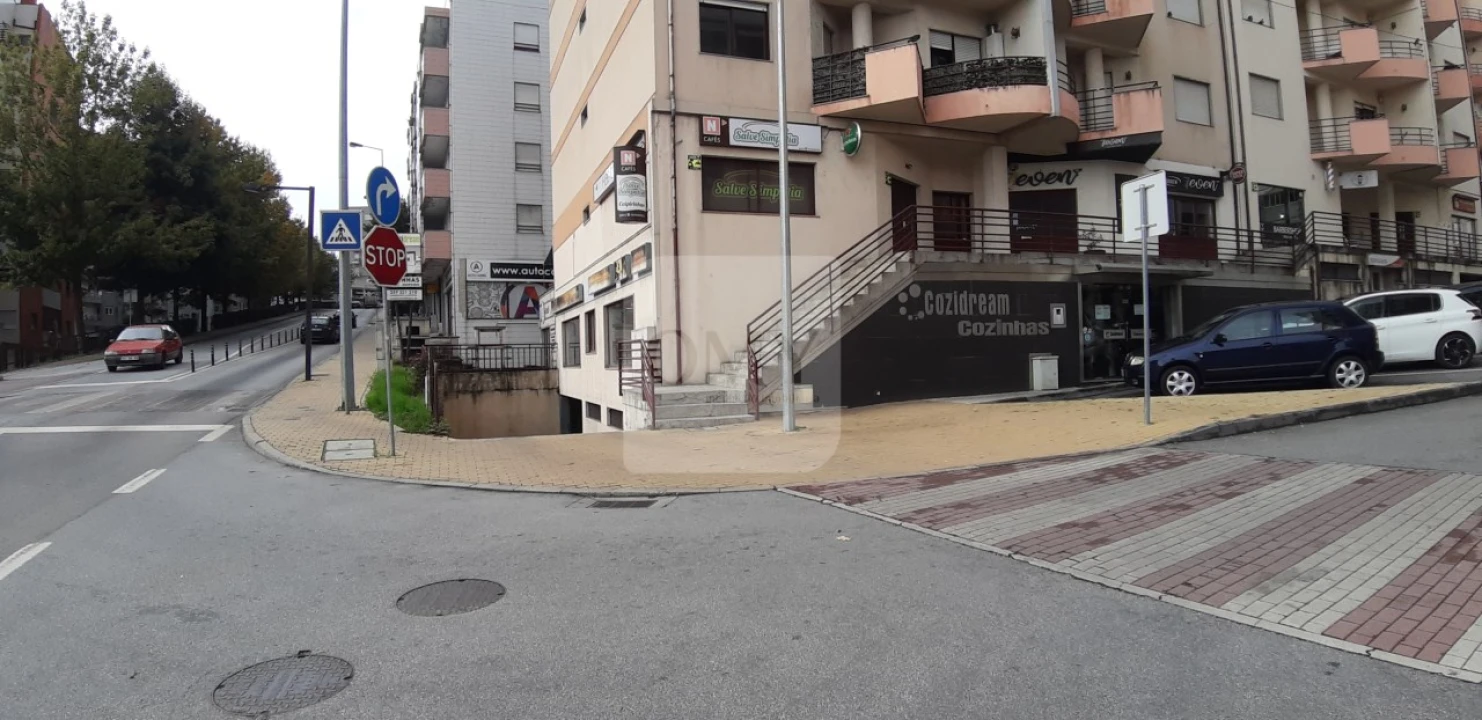 Garagem para Venda em Nossa Senhora da Conceição, São Pedro e São Dinis Foto 2