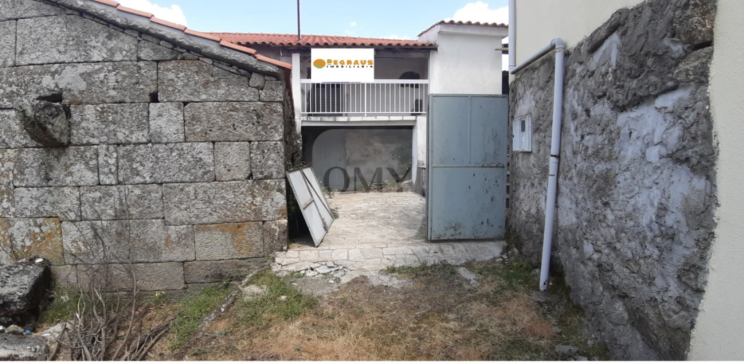 Moradia T1 para Venda em Carva e Vilares Foto 1