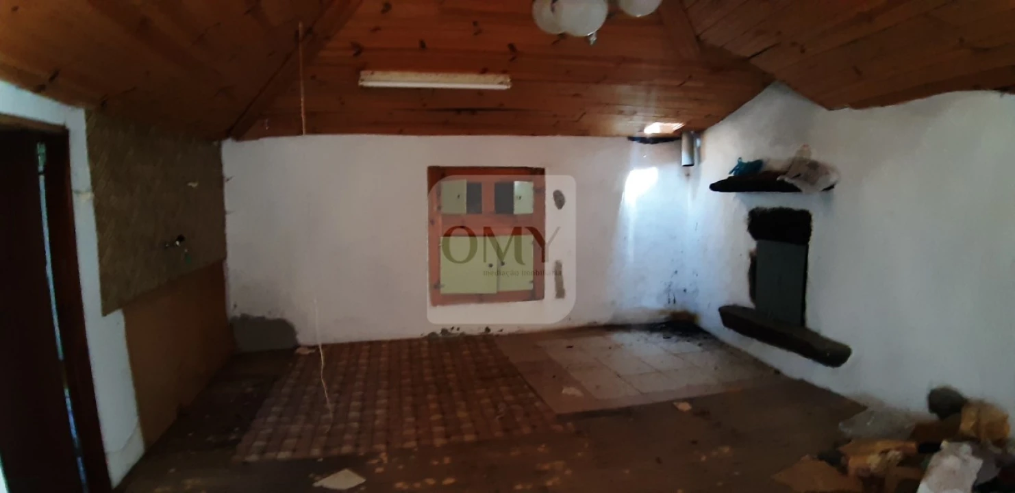 Moradia T1 para Venda em Carva e Vilares Foto 9