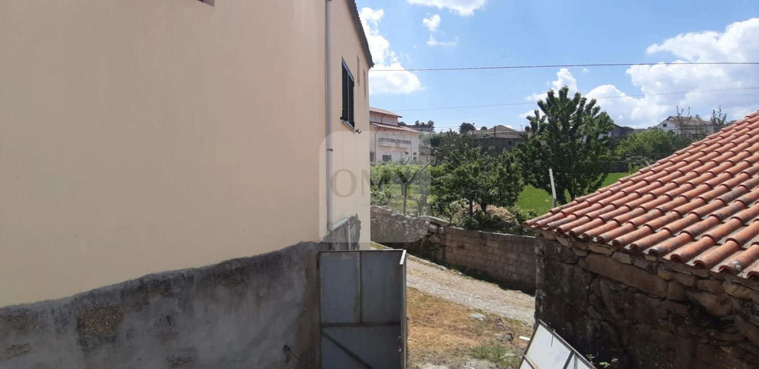 Moradia T1 para Venda em Carva e Vilares Foto 16