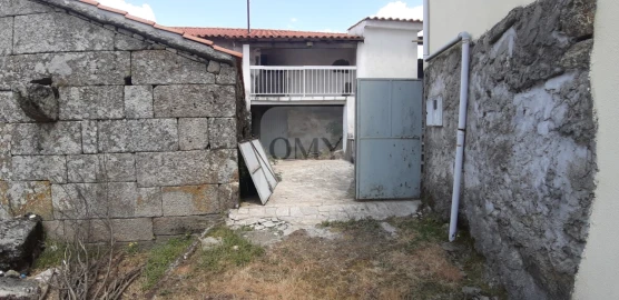 Moradia T1 para Venda em Carva e Vilares
