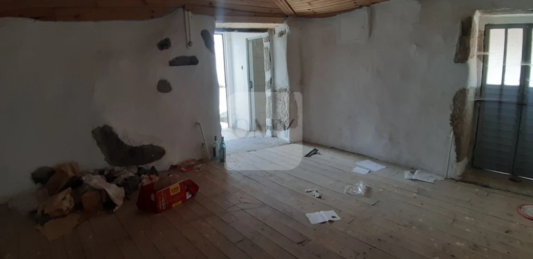 Moradia T1 para Venda em Carva e Vilares Foto 14