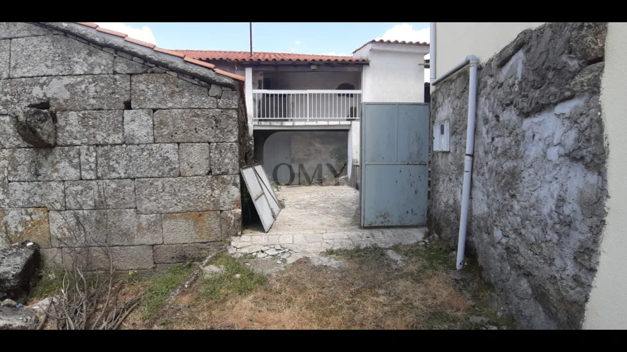 Moradia T1 para Venda em Carva e Vilares