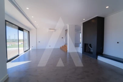 Moradia T5 para Venda em Quarteira