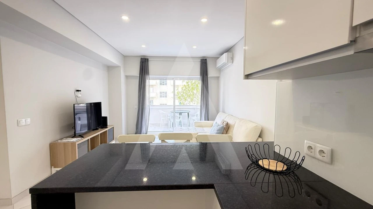 Apartamento T1 para Venda em Quarteira Foto 1