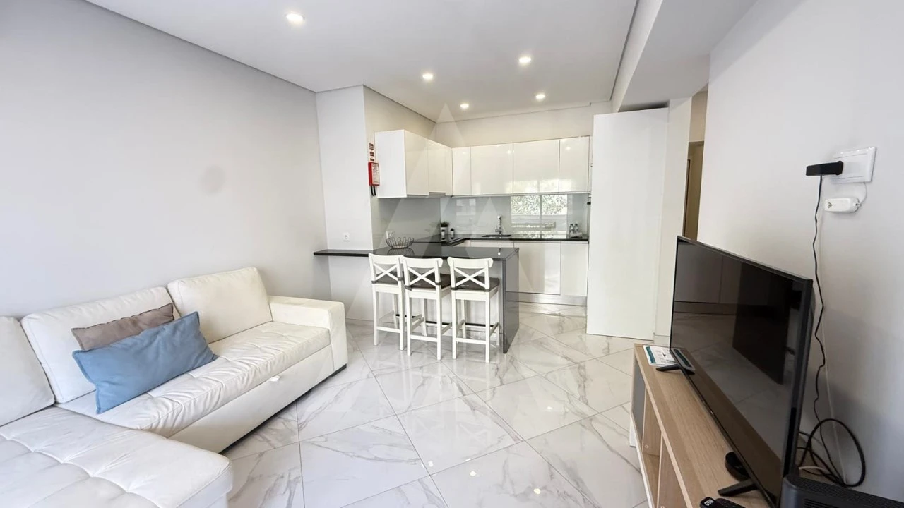 Apartamento T1 para Venda em Quarteira Foto 7