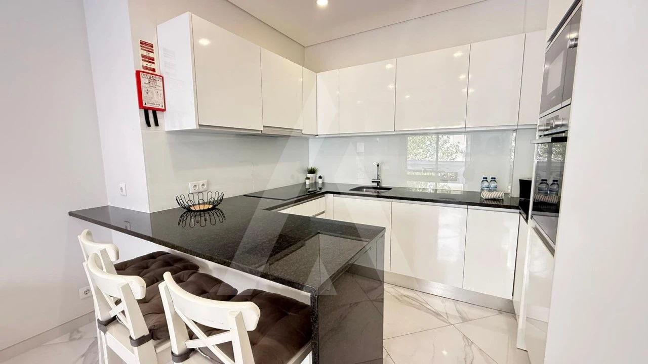 Apartamento T1 para Venda em Quarteira Foto 8