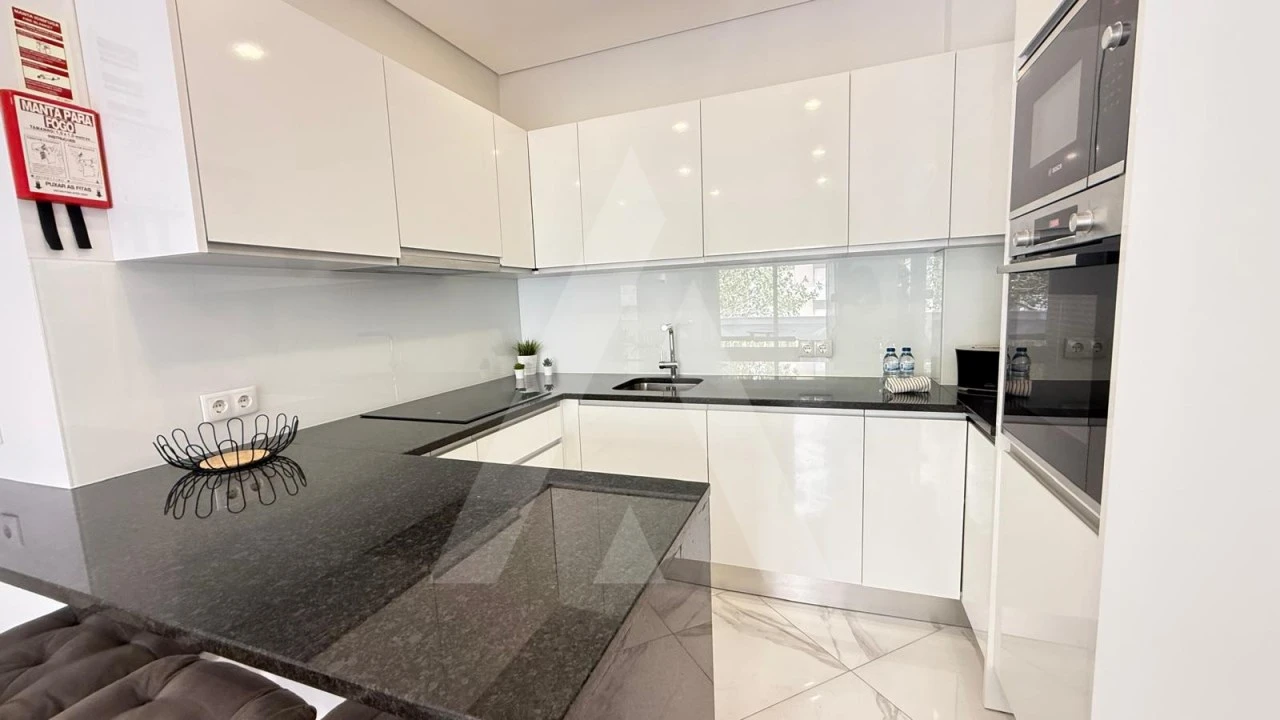 Apartamento T1 para Venda em Quarteira Foto 9