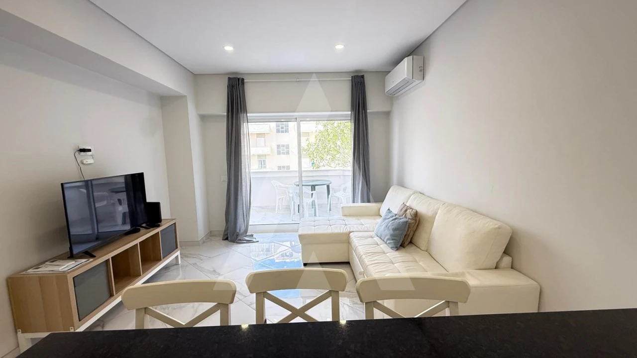 Apartamento T1 para Venda em Quarteira Foto 10