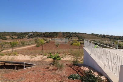 Moradia T4 para Venda em Lagos (São Sebastião e Santa Maria)