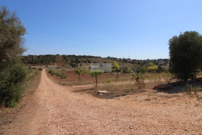 Moradia T4 para Venda em Lagos (São Sebastião e Santa Maria)