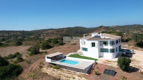 Moradia T4 para Venda em Lagos (São Sebastião e Santa Maria)