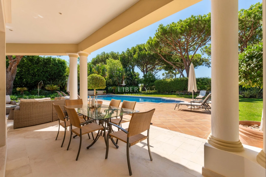 Moradia T4 para Venda em Almancil Foto 14